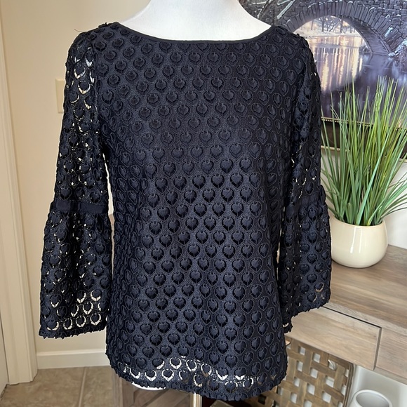 ❤️RSVP by TALBOTS❤️ Stunning Navy Lace Top - Picture 3 of 8